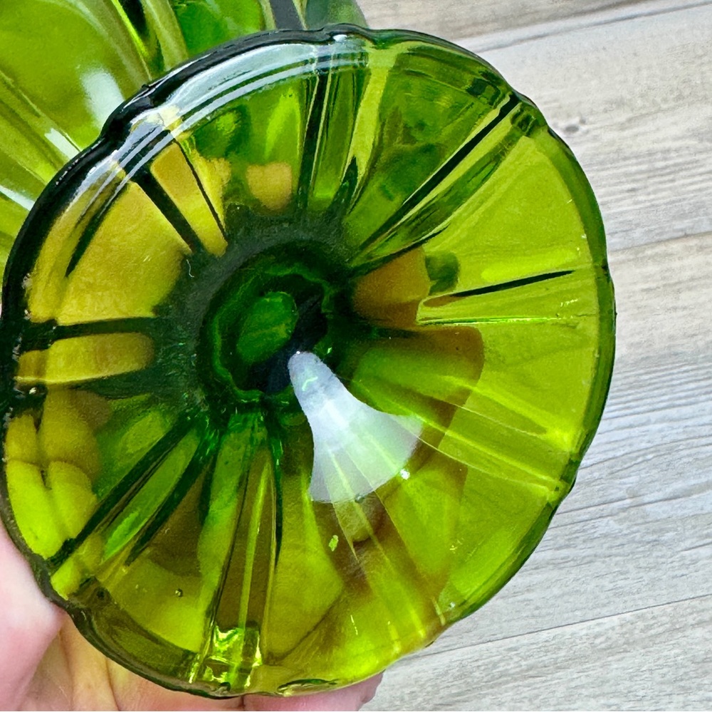 Vintage Green Glass LE Smith Handkerchief Footed Compote - Picture 8 of 8